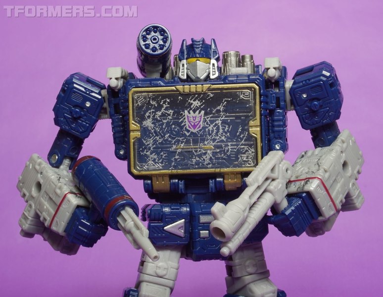 War For Cybertron Siege Soundwave Voyager Figure  (14 of 55)